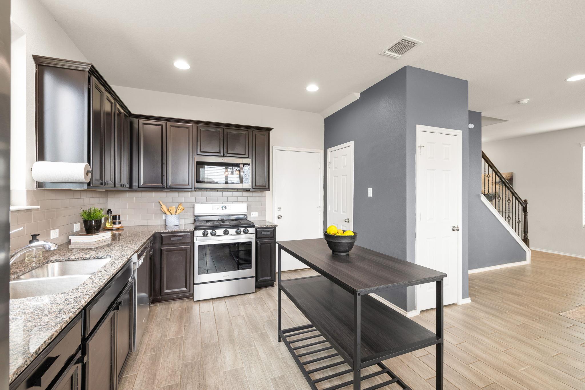 212 Compania Dr, Liberty Hill, TX 78642