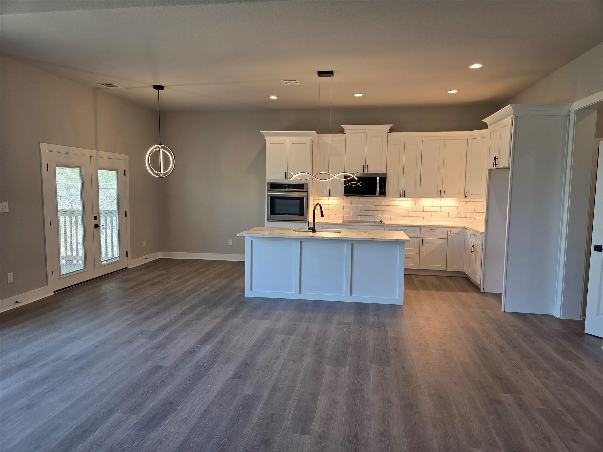 137 Waimanalo Ln, Bastrop, TX 78602