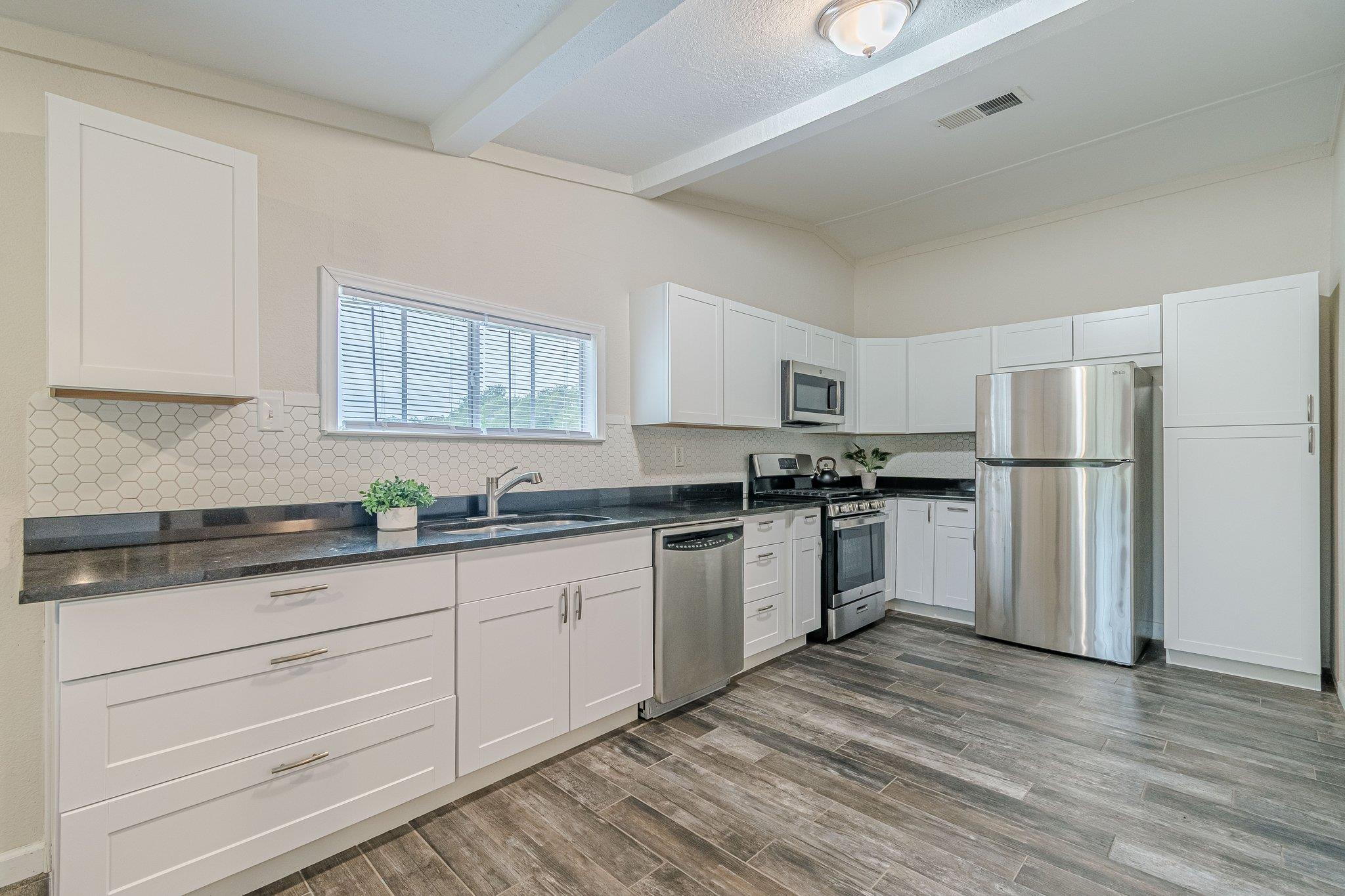 560 Persimmon Pass, Fischer, TX 78623