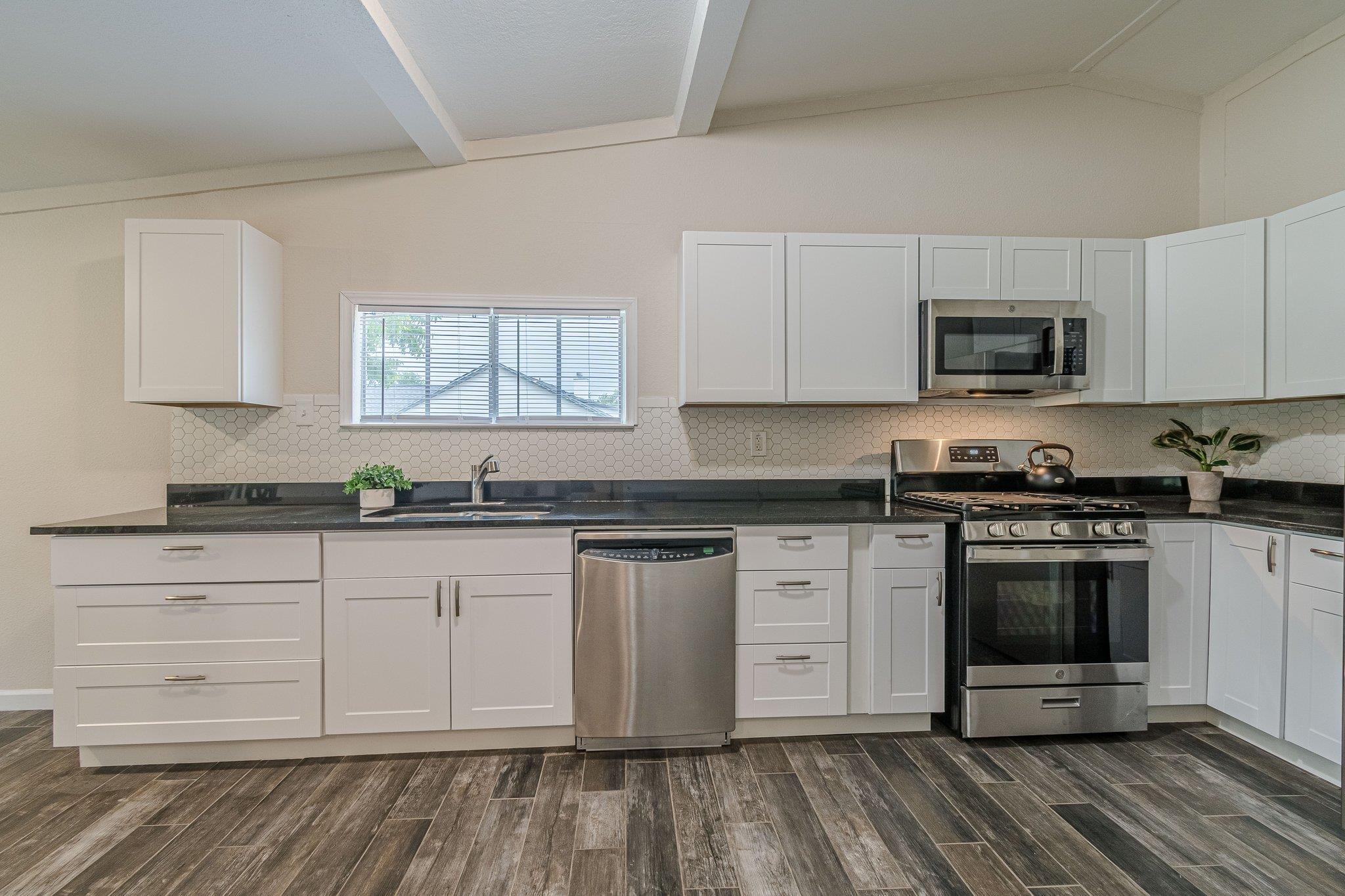 560 Persimmon Pass, Fischer, TX 78623