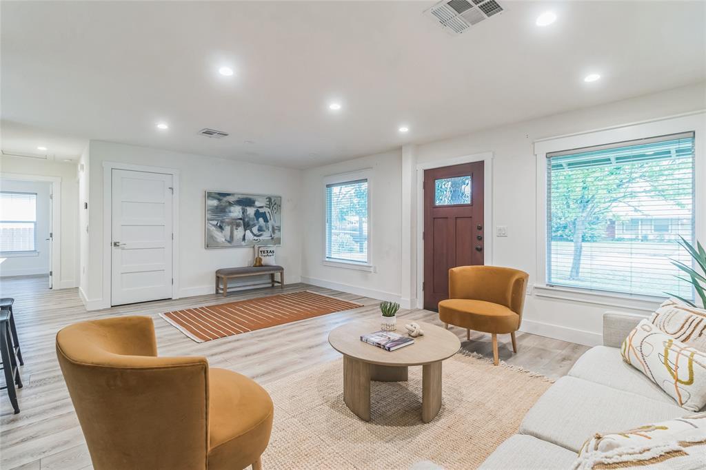 1502 Villanova Dr, Austin, TX 78757