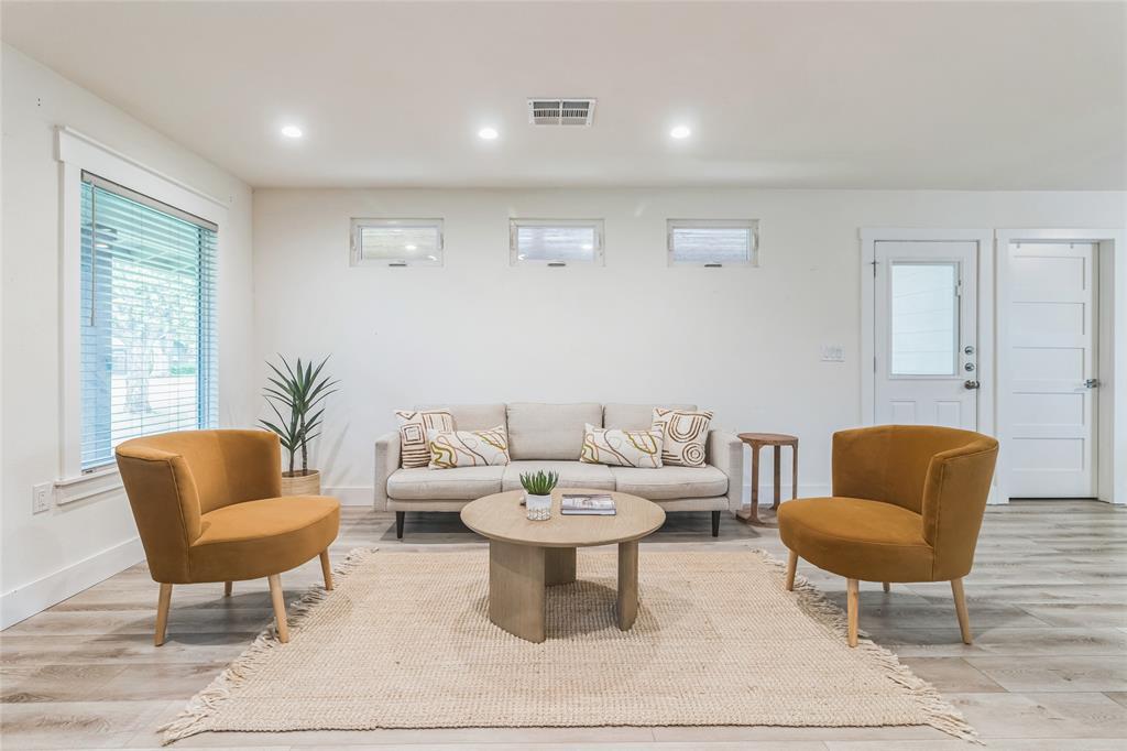 1502 Villanova Dr, Austin, TX 78757