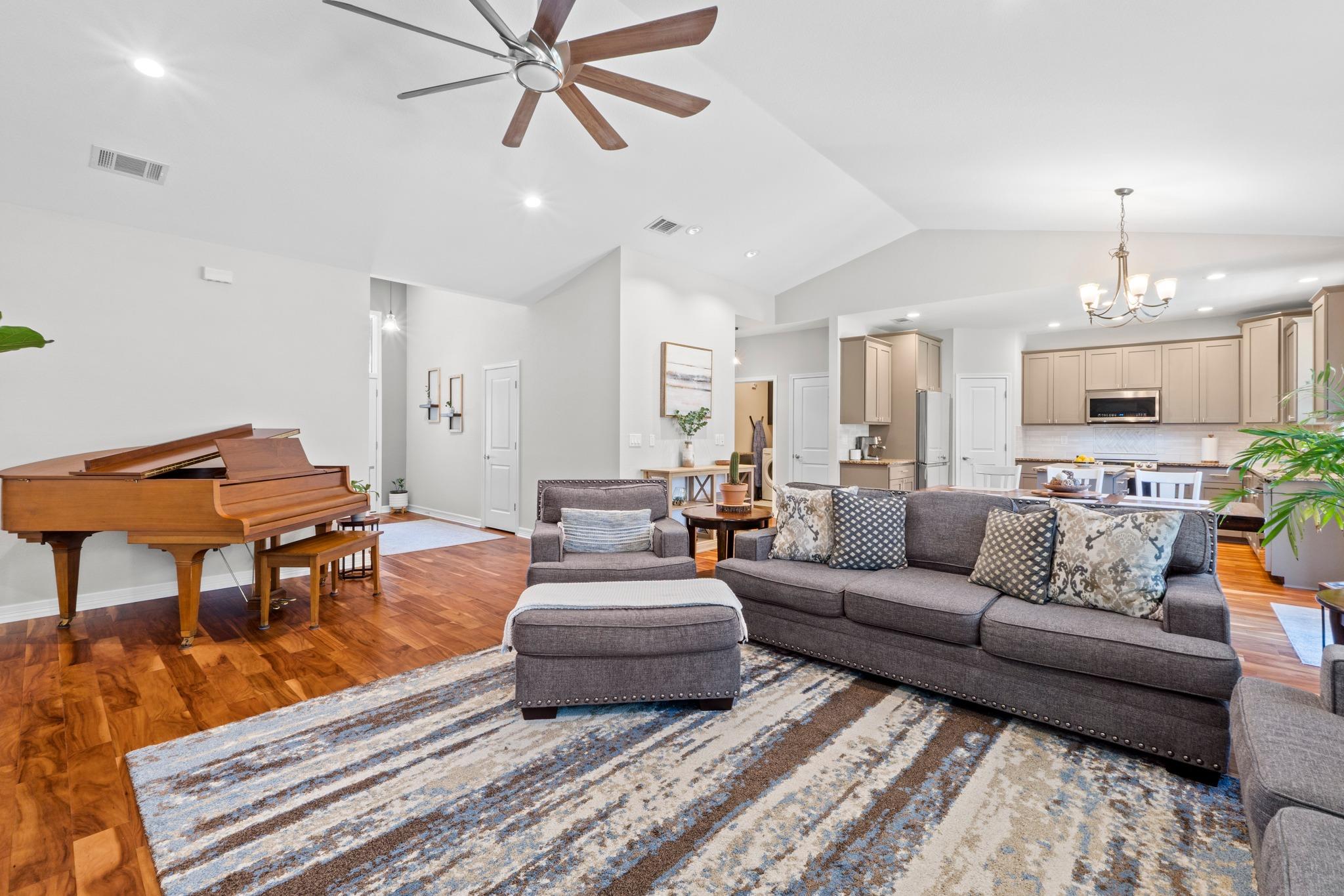 3905 Clinton Ln, Lago Vista, TX 78645