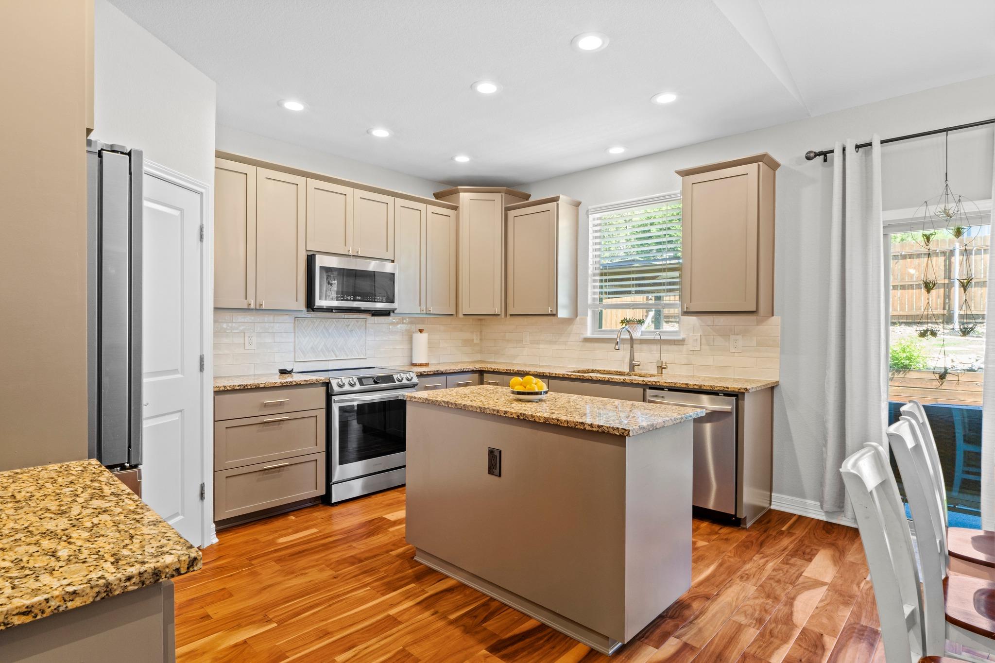 3905 Clinton Ln, Lago Vista, TX 78645