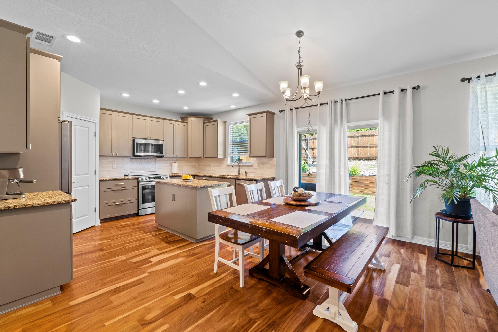 3905 Clinton Ln, Lago Vista, TX 78645