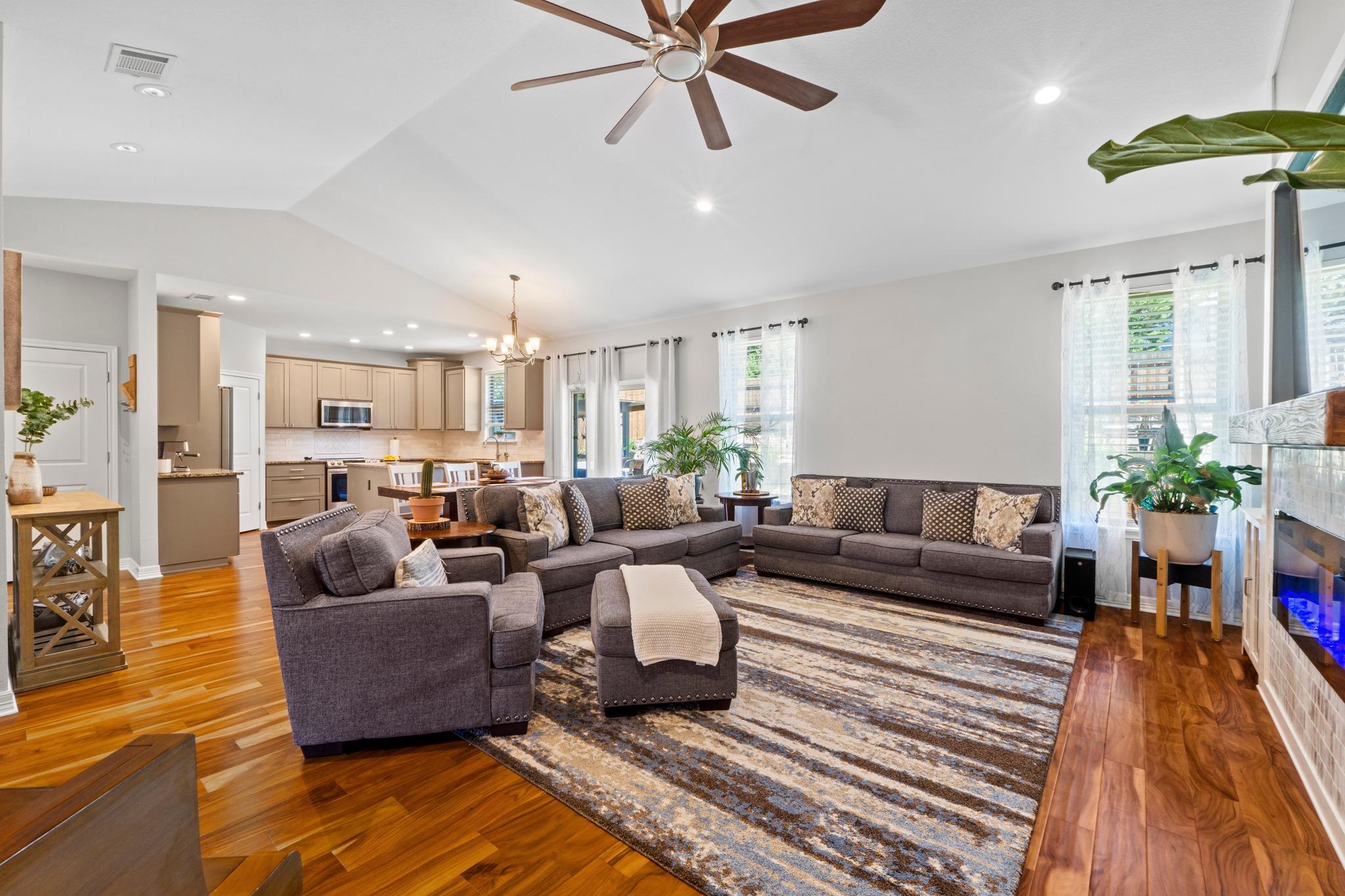 3905 Clinton Ln, Lago Vista, TX 78645