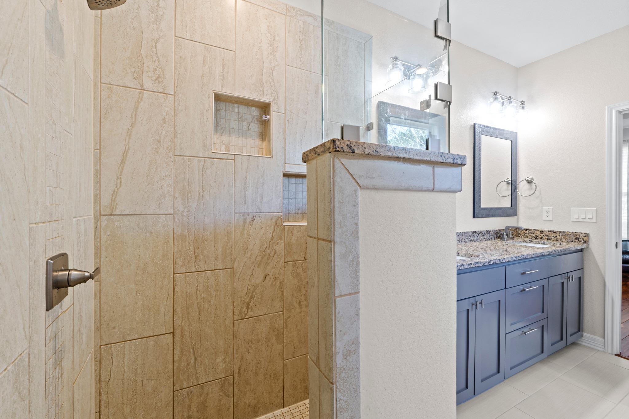 3905 Clinton Ln, Lago Vista, TX 78645