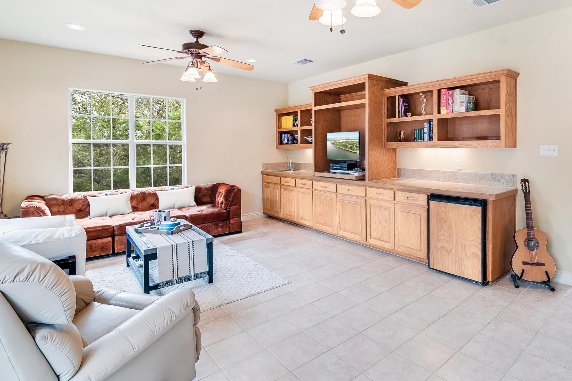 25400 River Rd, Spicewood, TX 78669