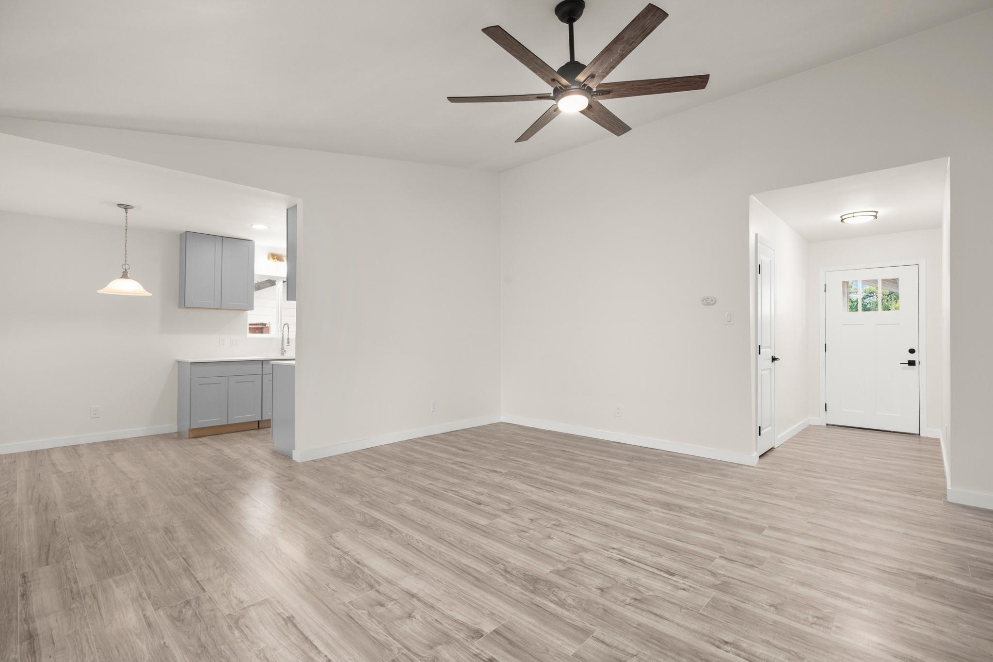 2100 Deadwood Dr, Austin, TX 78744