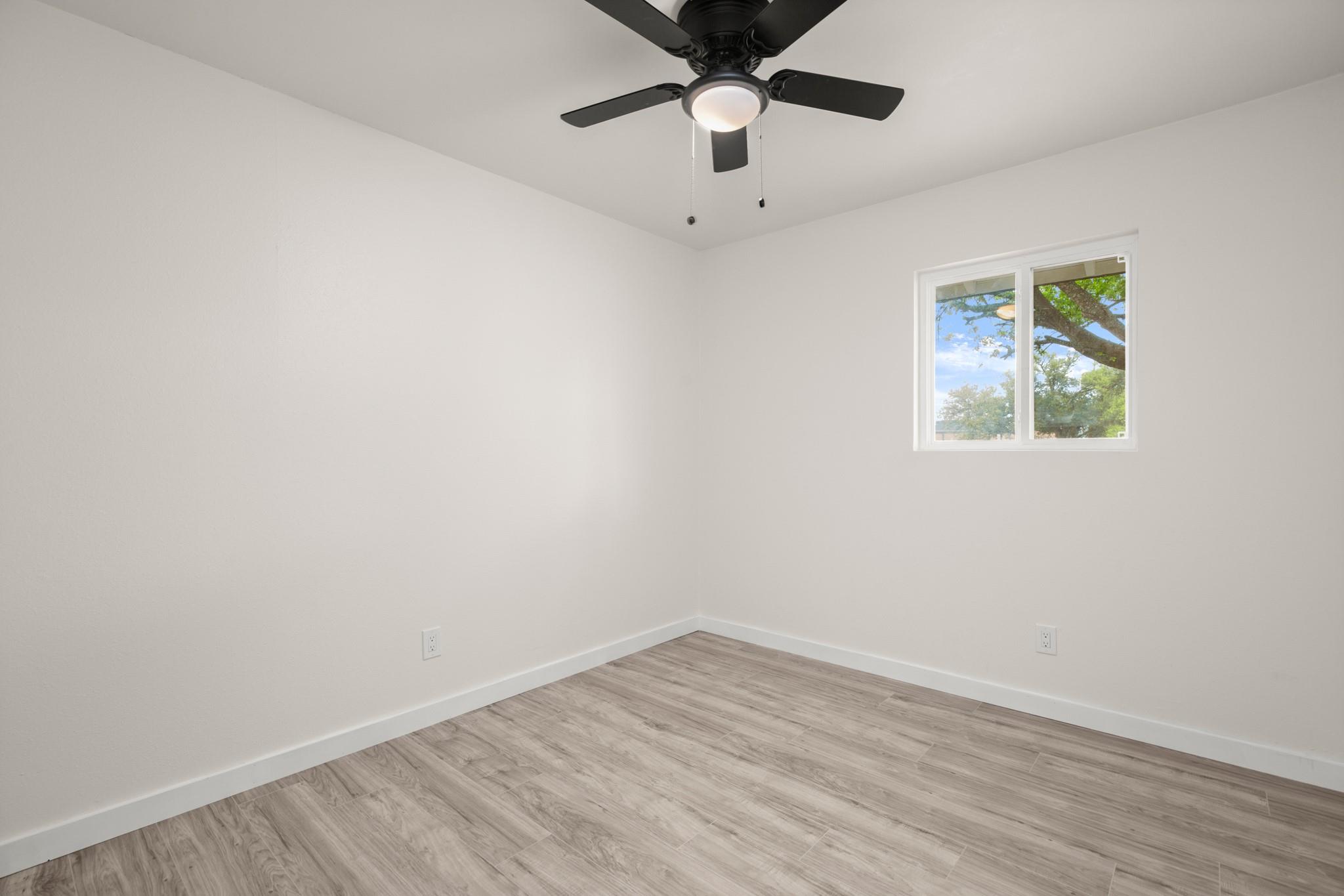 2100 Deadwood Dr, Austin, TX 78744