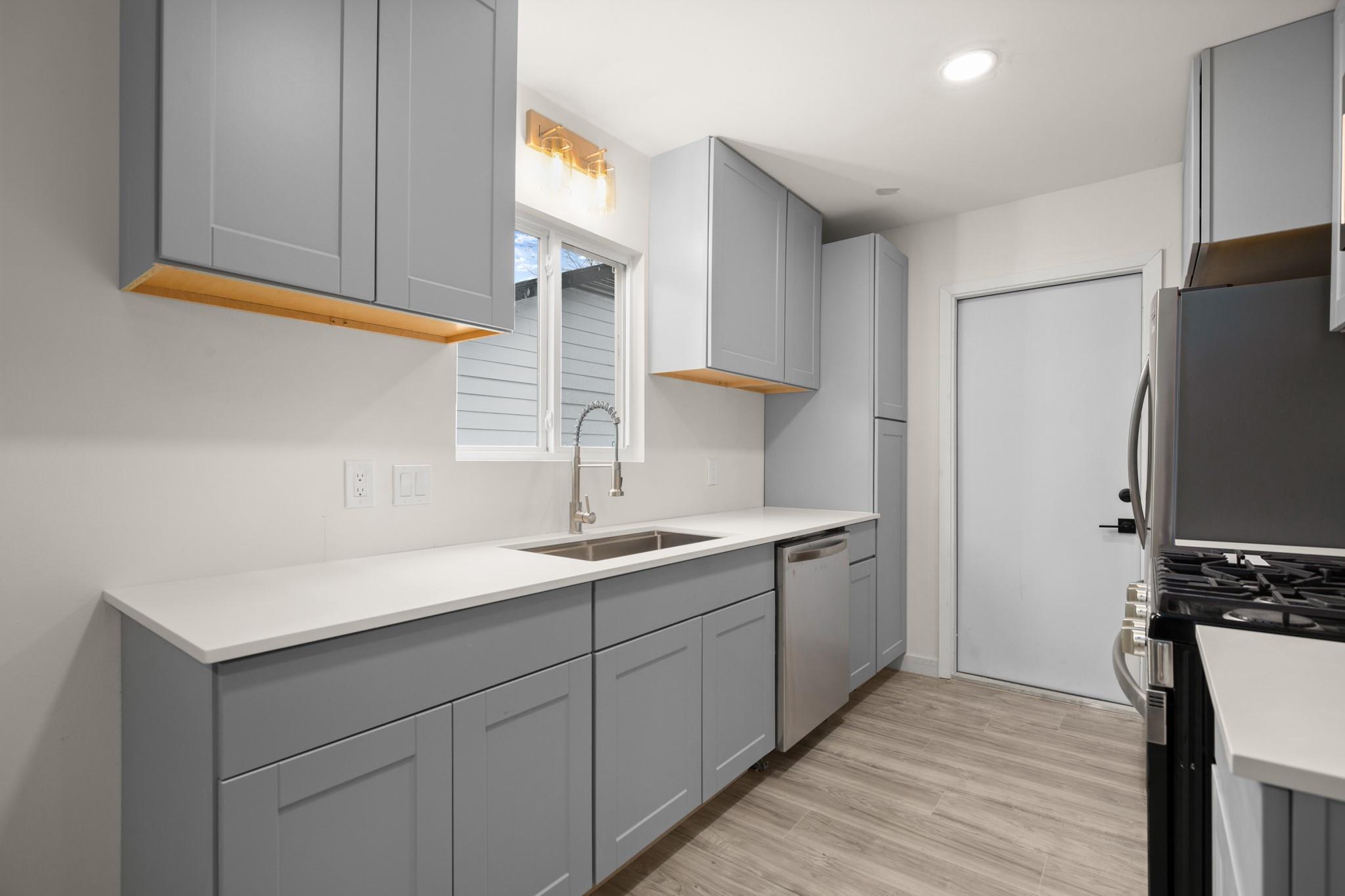 2100 Deadwood Dr, Austin, TX 78744