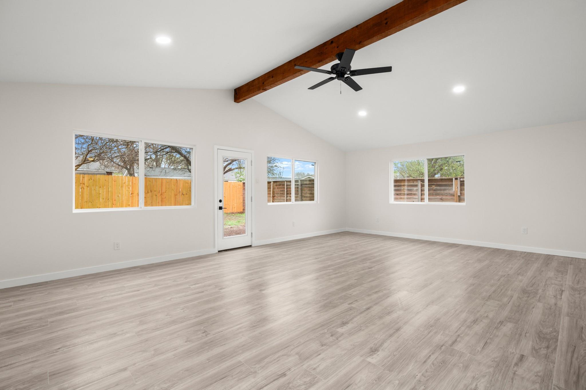 2100 Deadwood Dr, Austin, TX 78744