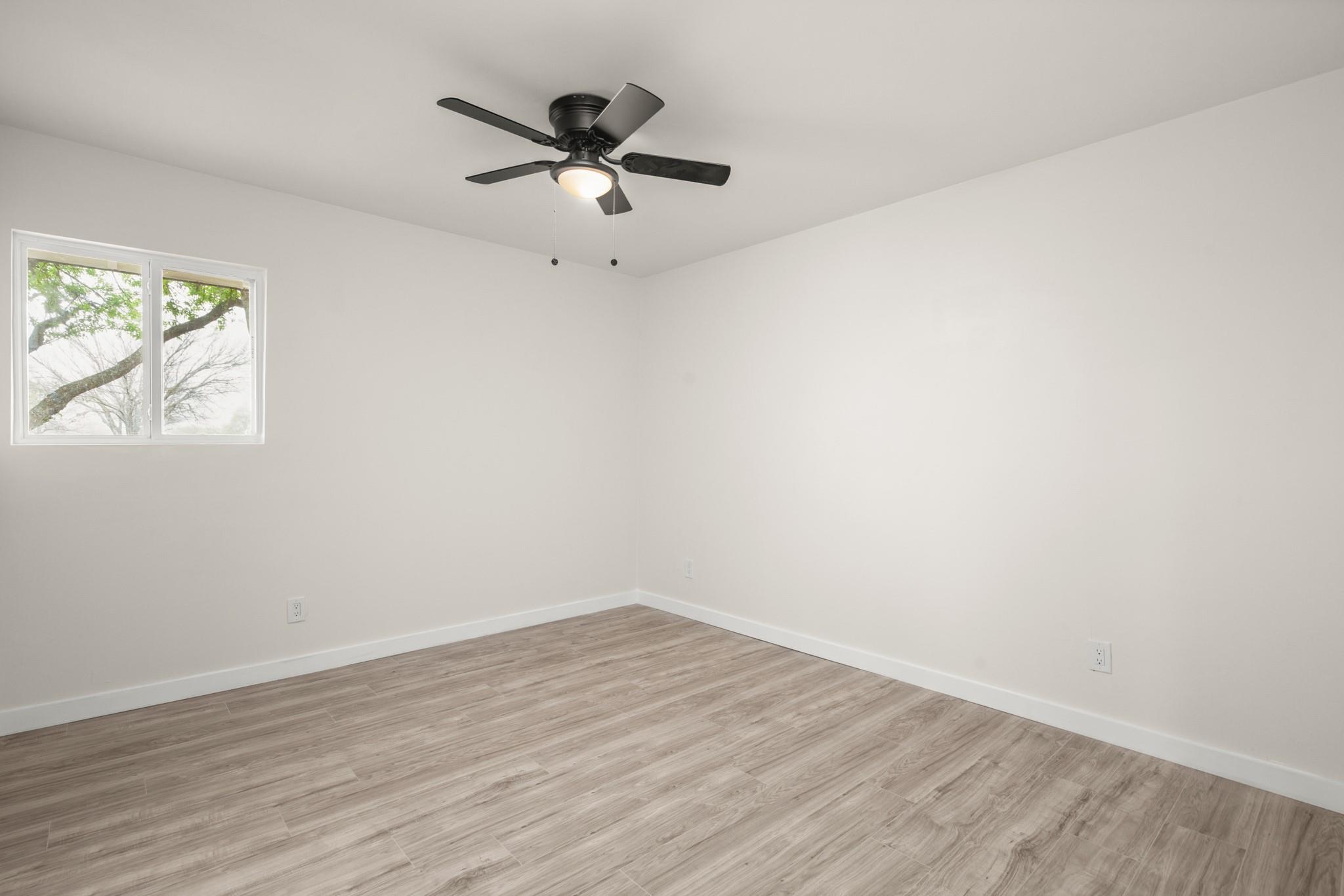 2100 Deadwood Dr, Austin, TX 78744