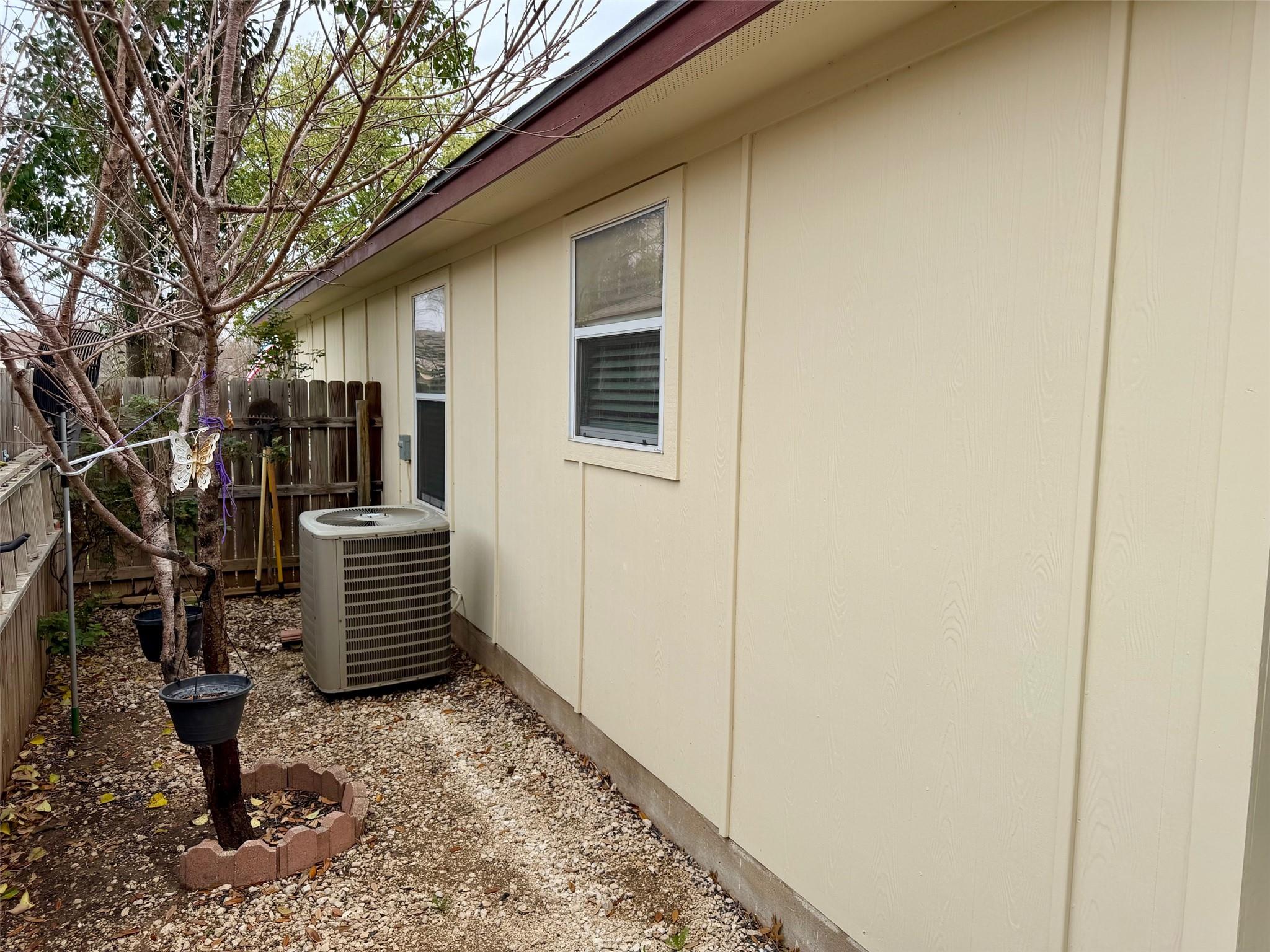 6909 Sabrina Dr, Austin, TX 78747