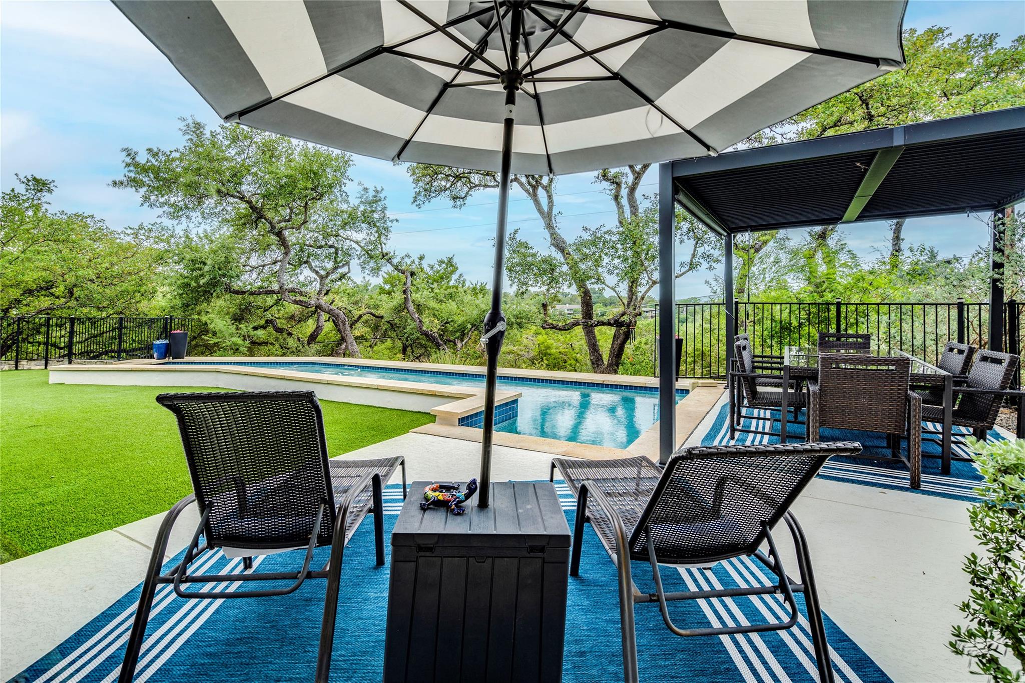 111 Highlander St, Lakeway, TX 78734