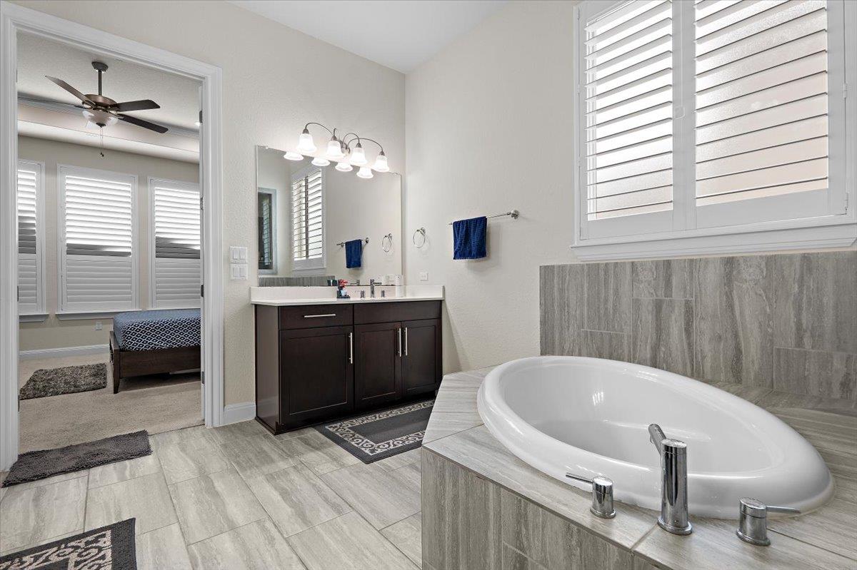 9033 Rattlesnake Trl, Austin, TX 78717