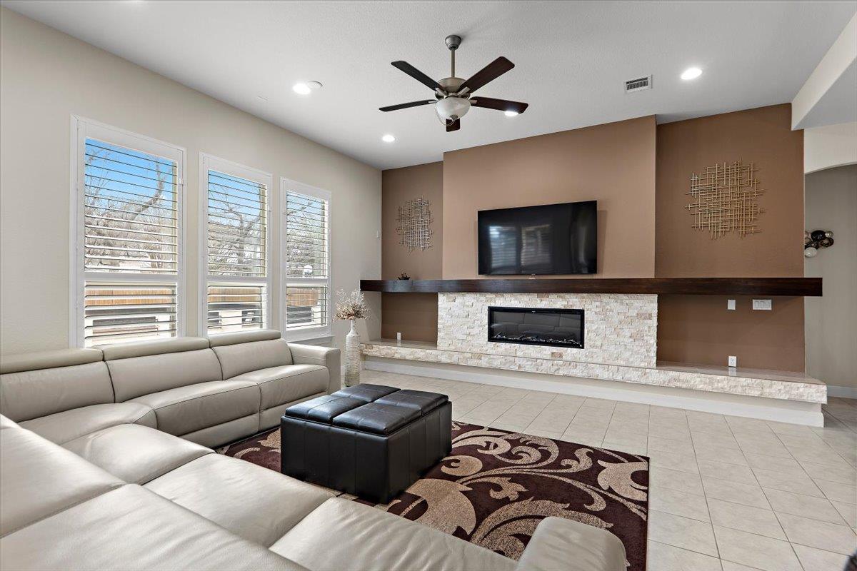 9033 Rattlesnake Trl, Austin, TX 78717