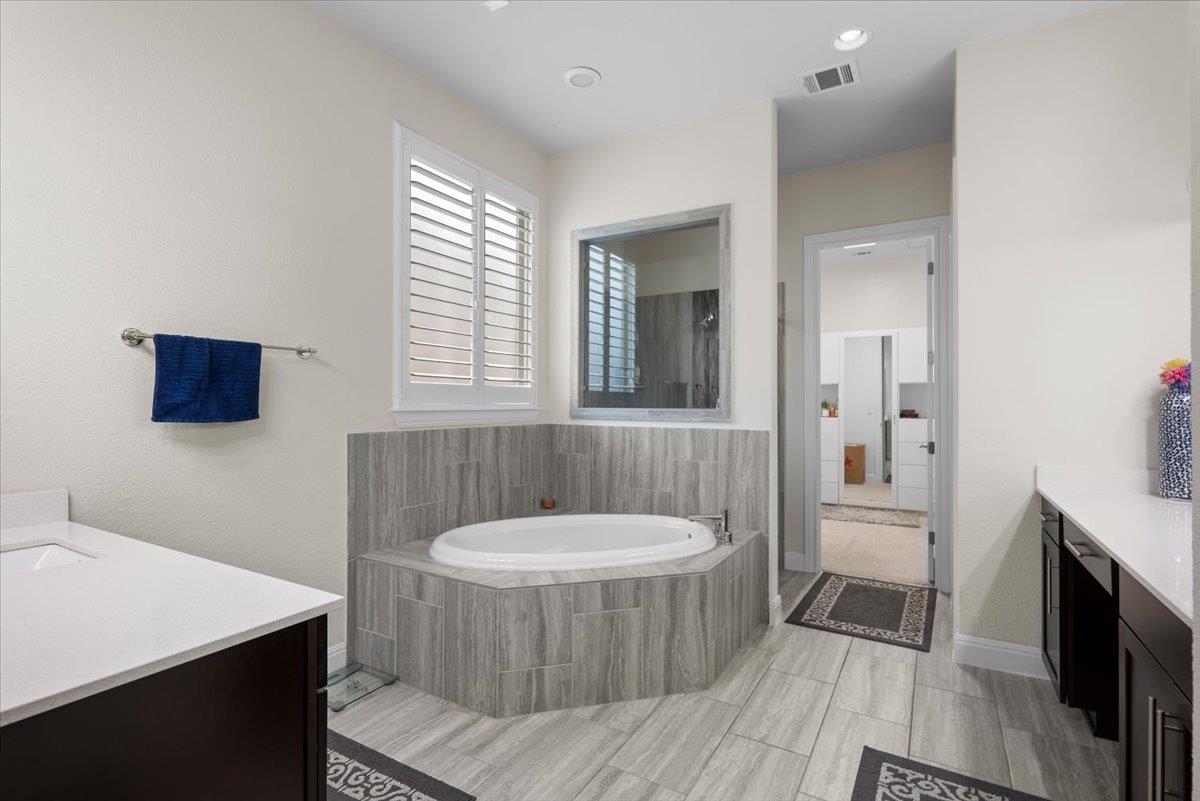 9033 Rattlesnake Trl, Austin, TX 78717