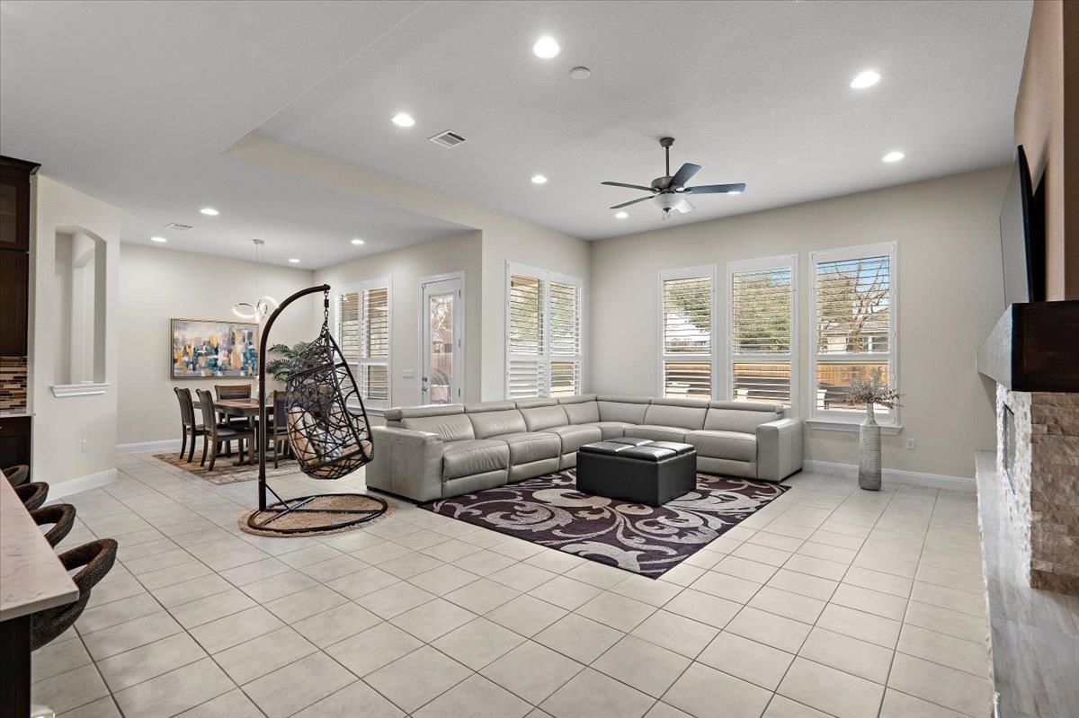 9033 Rattlesnake Trl, Austin, TX 78717