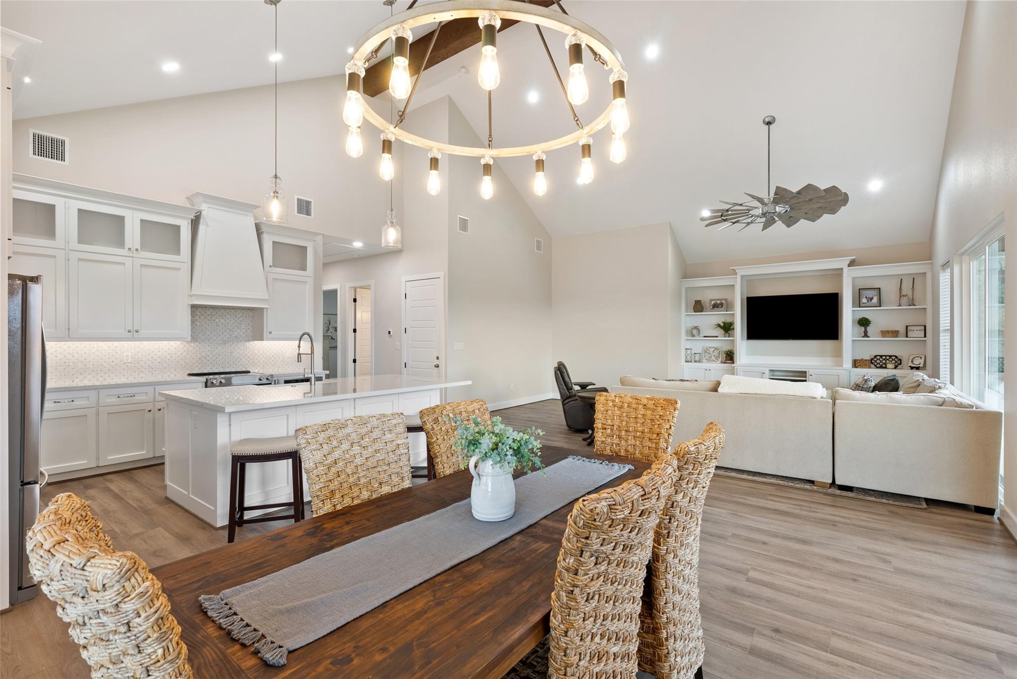 3160 Lakeview Dr, Canyon Lake, TX 78133