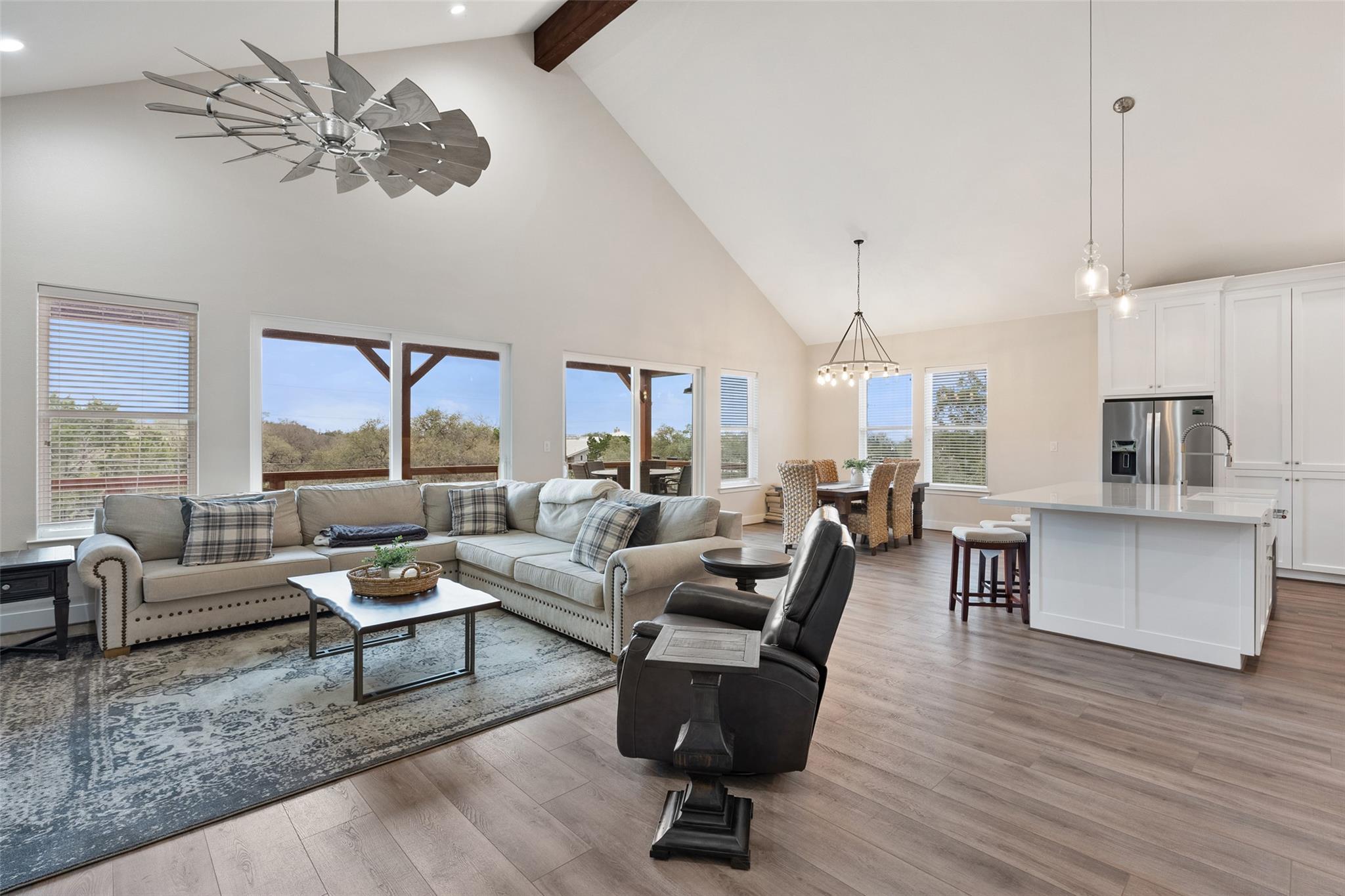 3160 Lakeview Dr, Canyon Lake, TX 78133