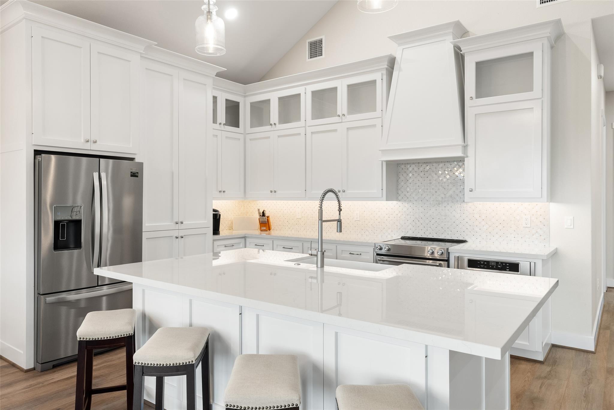 3160 Lakeview Dr, Canyon Lake, TX 78133