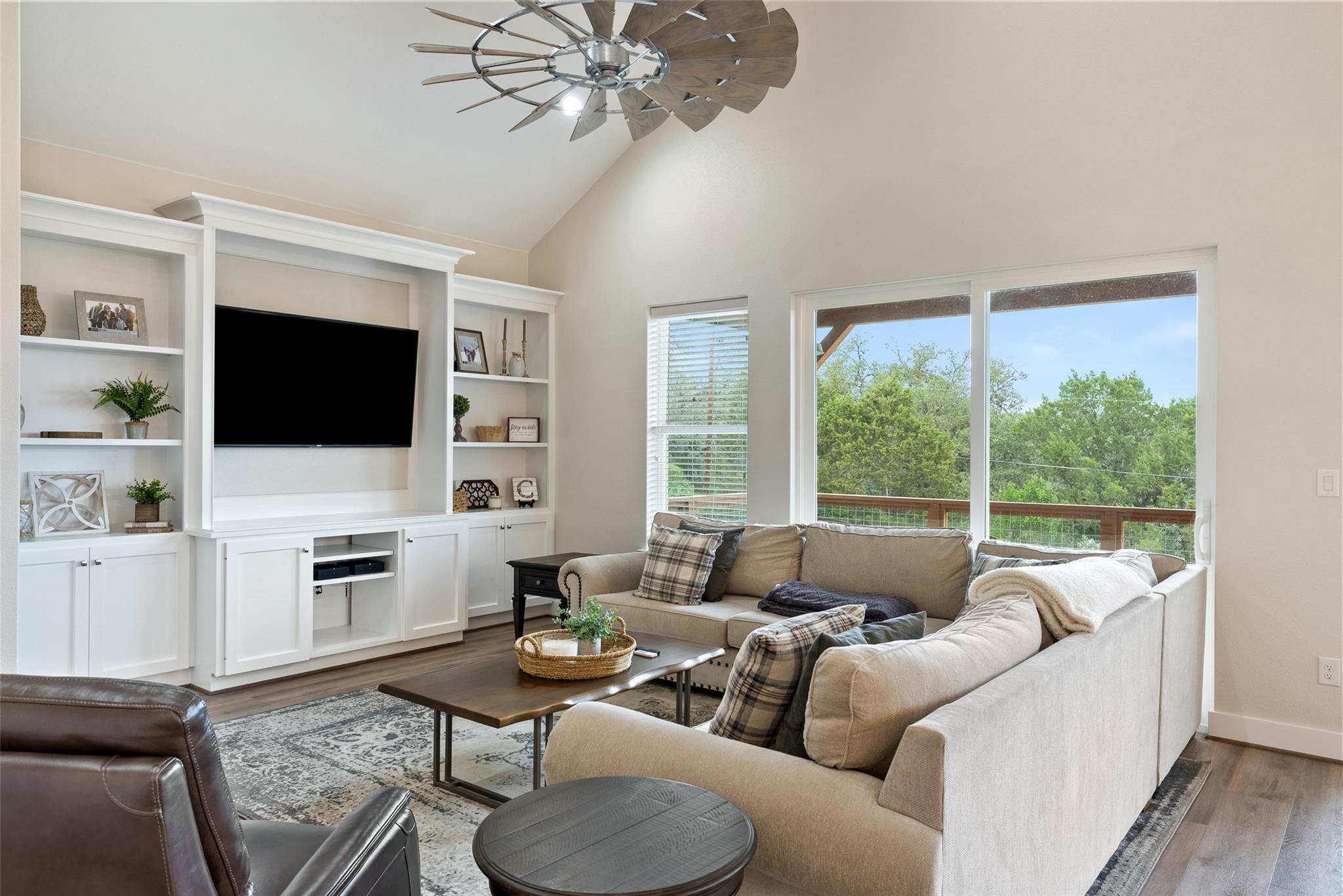 3160 Lakeview Dr, Canyon Lake, TX 78133