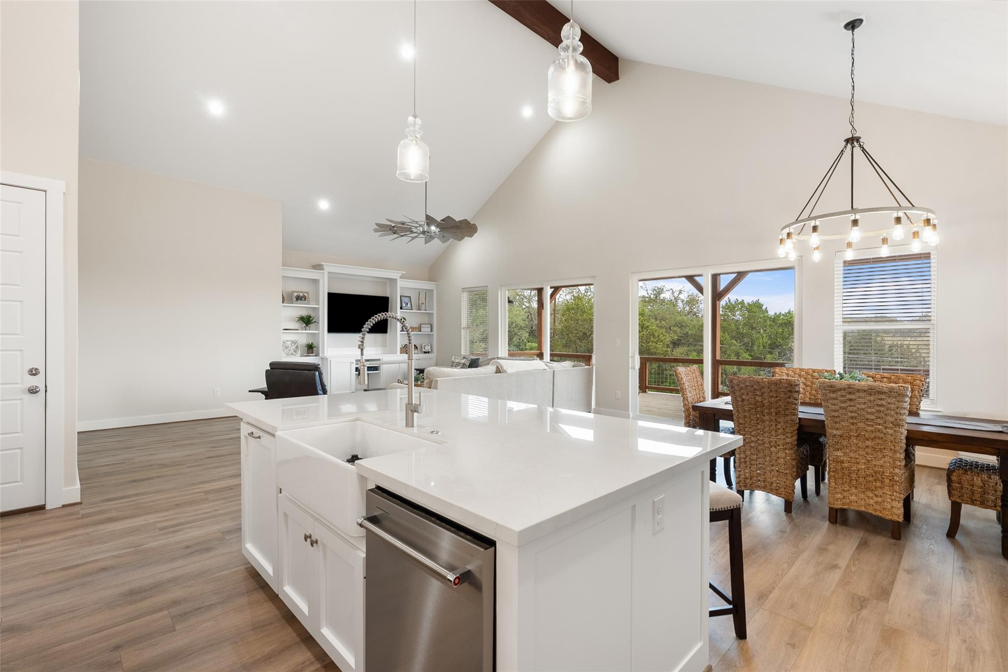 3160 Lakeview Dr, Canyon Lake, TX 78133