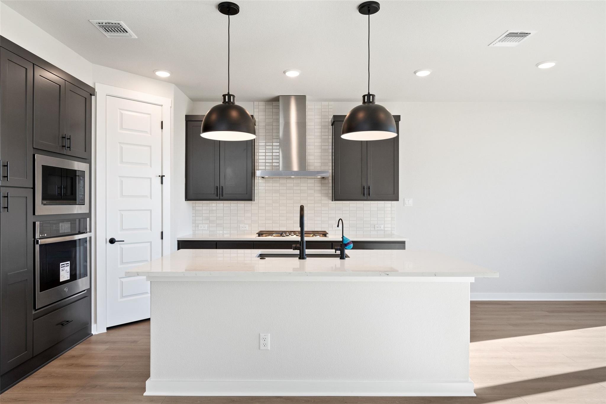 344 Brandywine Road, Hutto, TX 78634