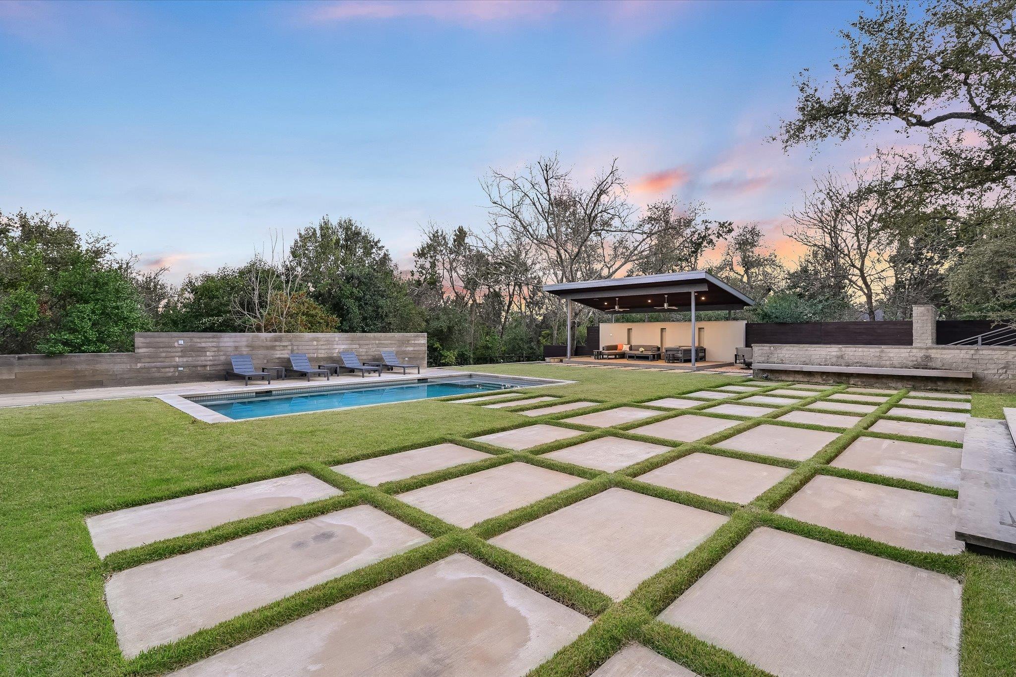 16 Sundown Pkwy, Austin, TX 78746