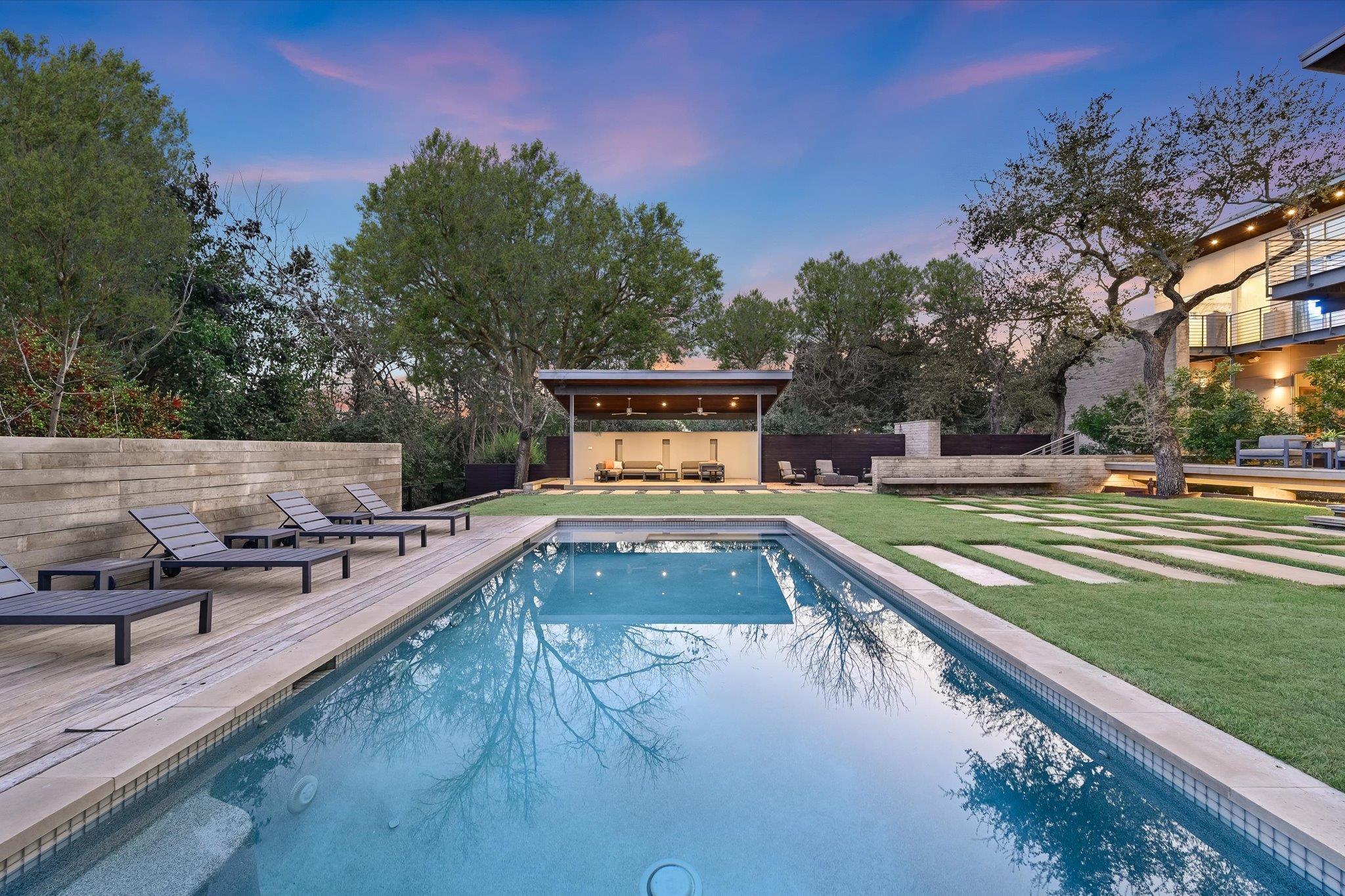 16 Sundown Pkwy, Austin, TX 78746