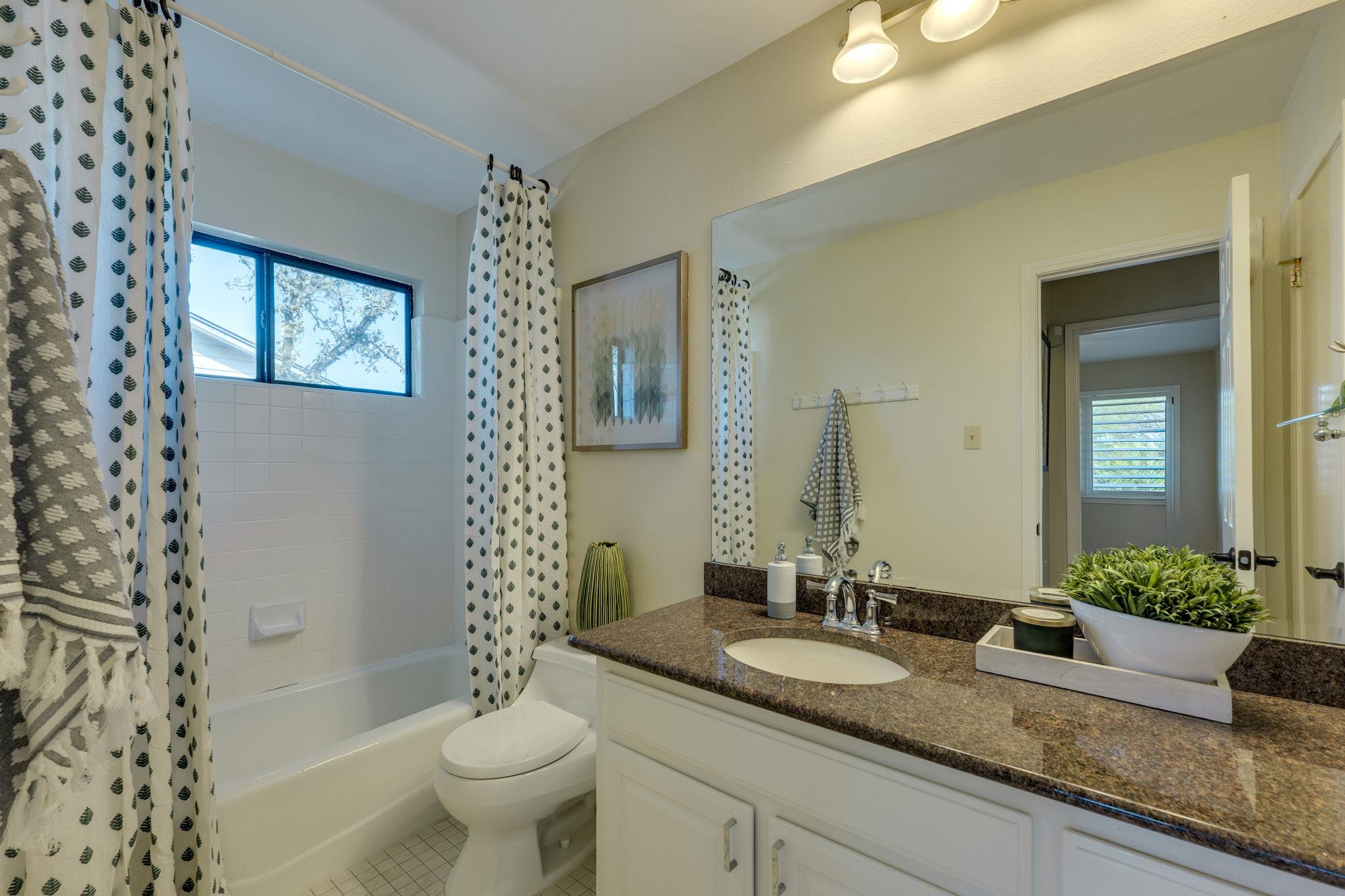 6703 Lakewood Point Cv, Austin, TX 78750