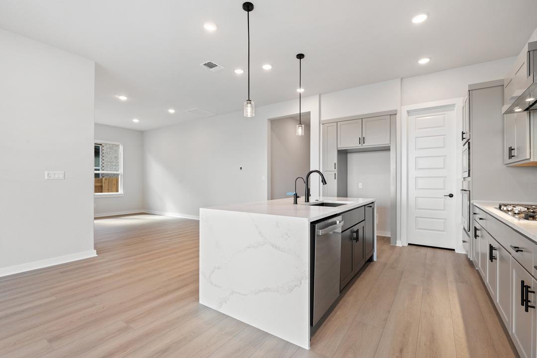 608 Leeland Drive, Liberty Hill, TX 78642