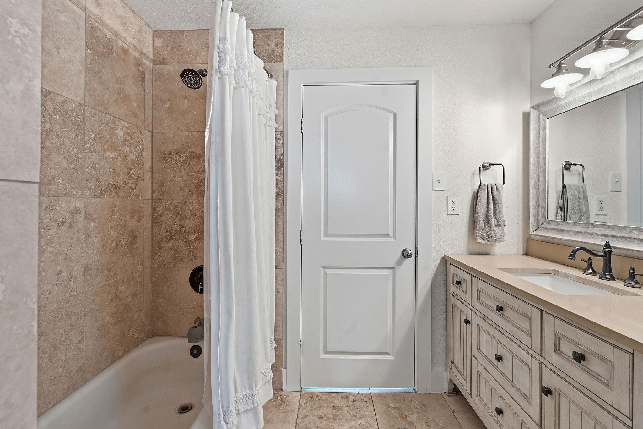 255 Rocky Creek Rd, Dripping Springs, TX 78620