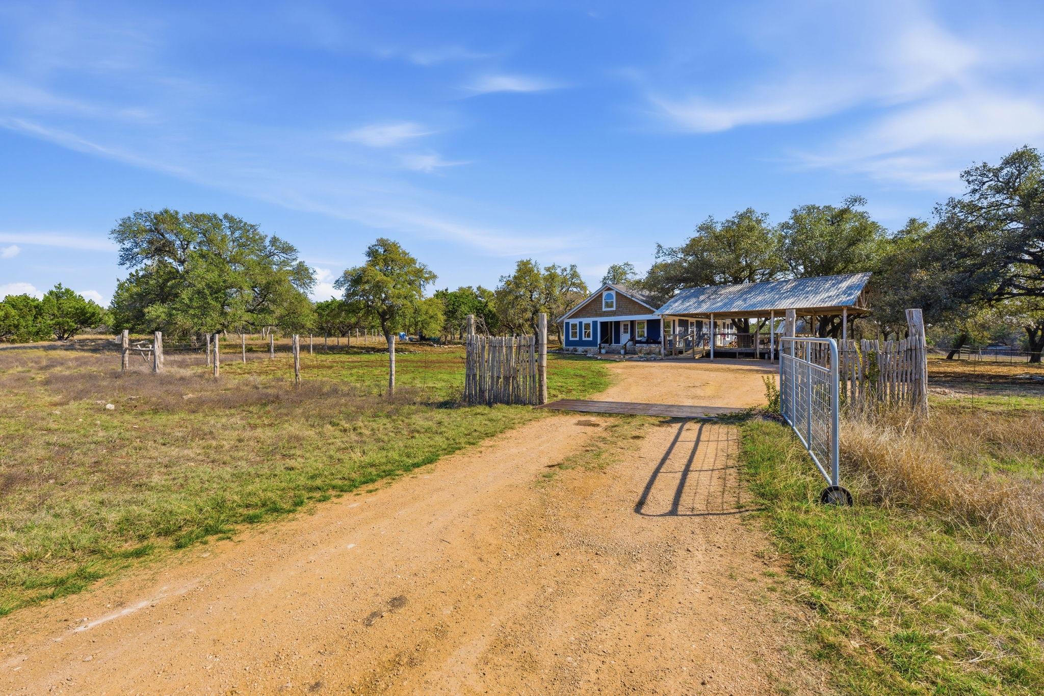 255 Rocky Creek Rd, Dripping Springs, TX 78620