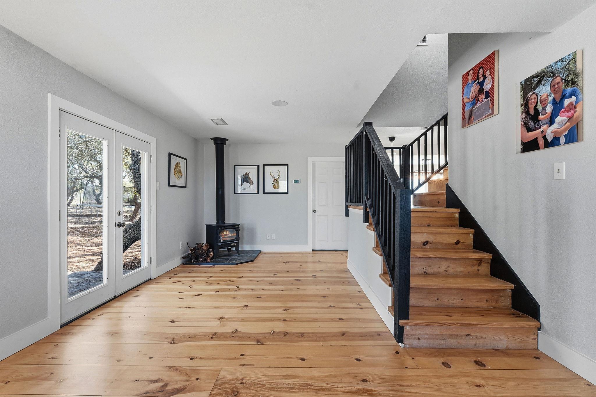 255 Rocky Creek Rd, Dripping Springs, TX 78620