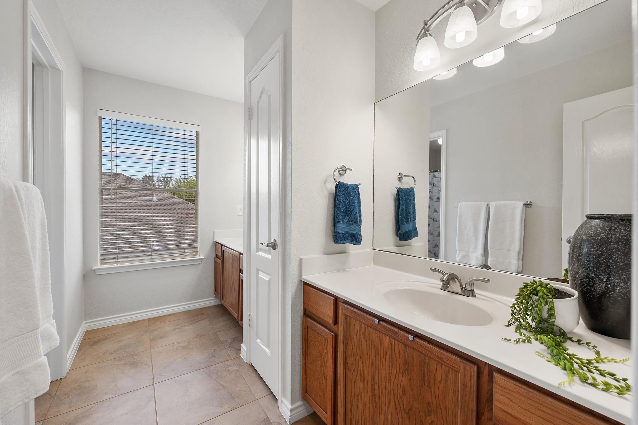 4223 Kingsburg Dr, Round Rock, TX 78681