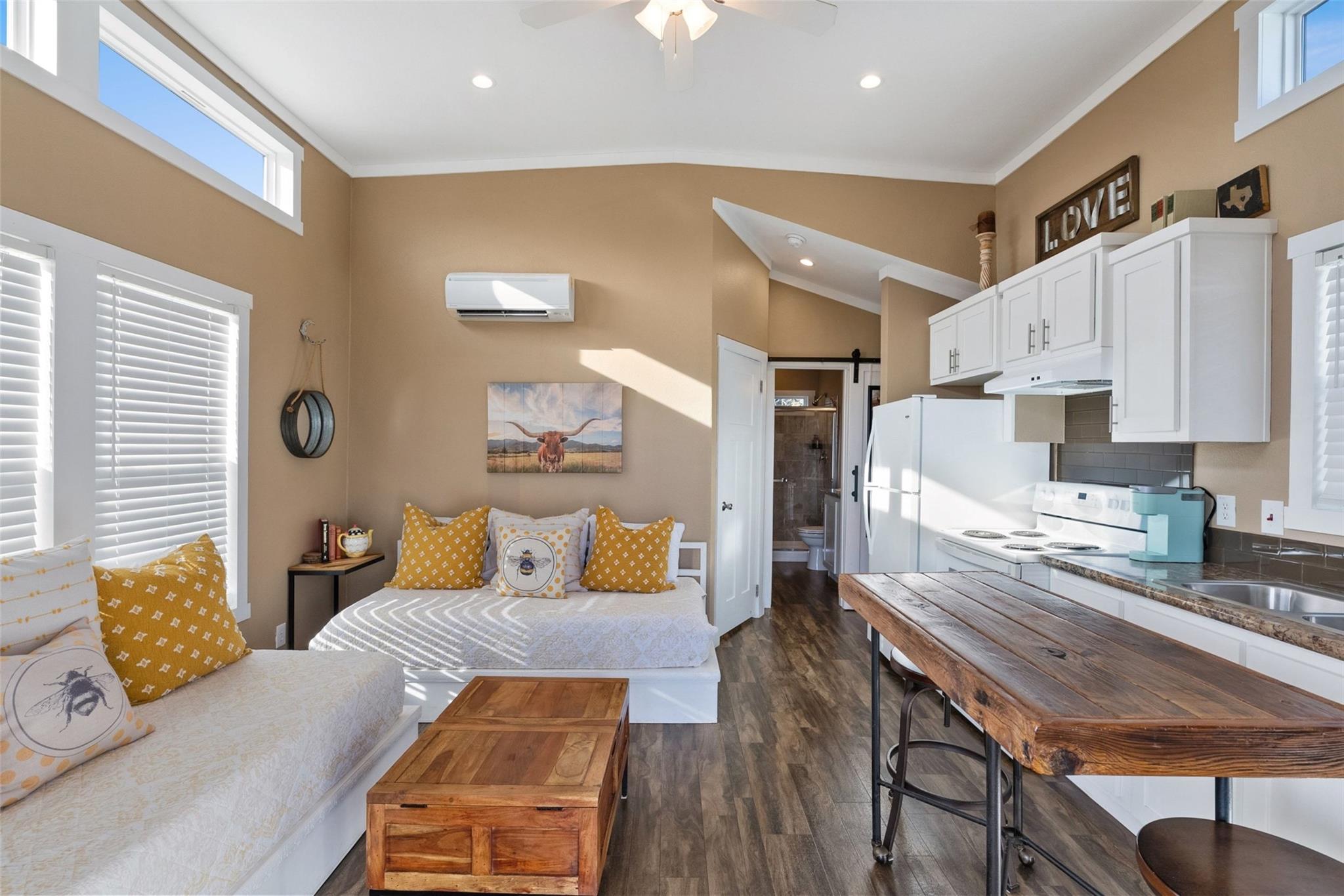 7220 Creek Rd, Dripping Springs, TX 78620