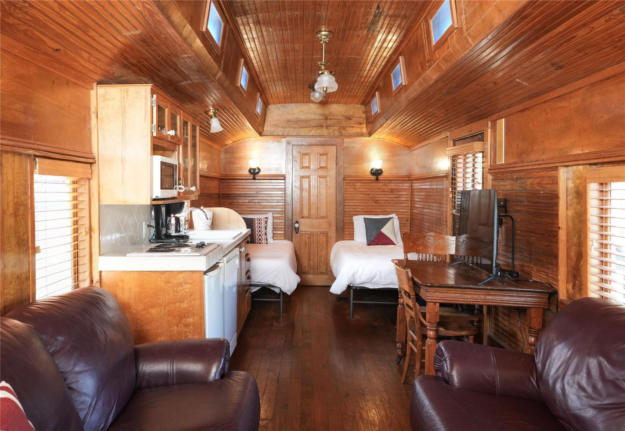 1001 King Ct, Kingsland, TX 78639