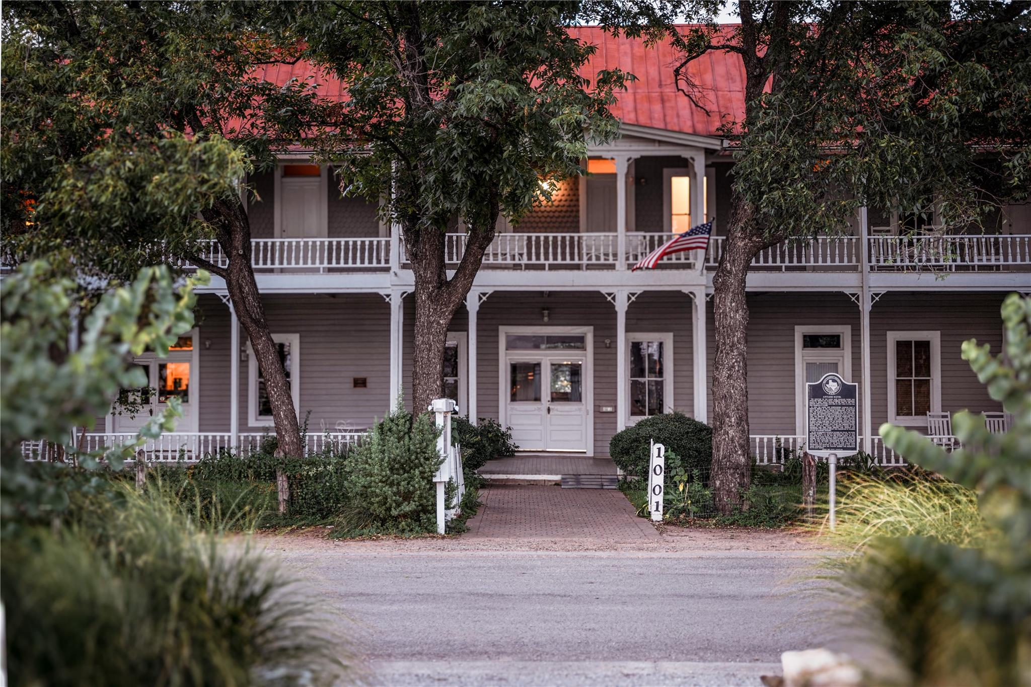 1001 King Ct, Kingsland, TX 78639