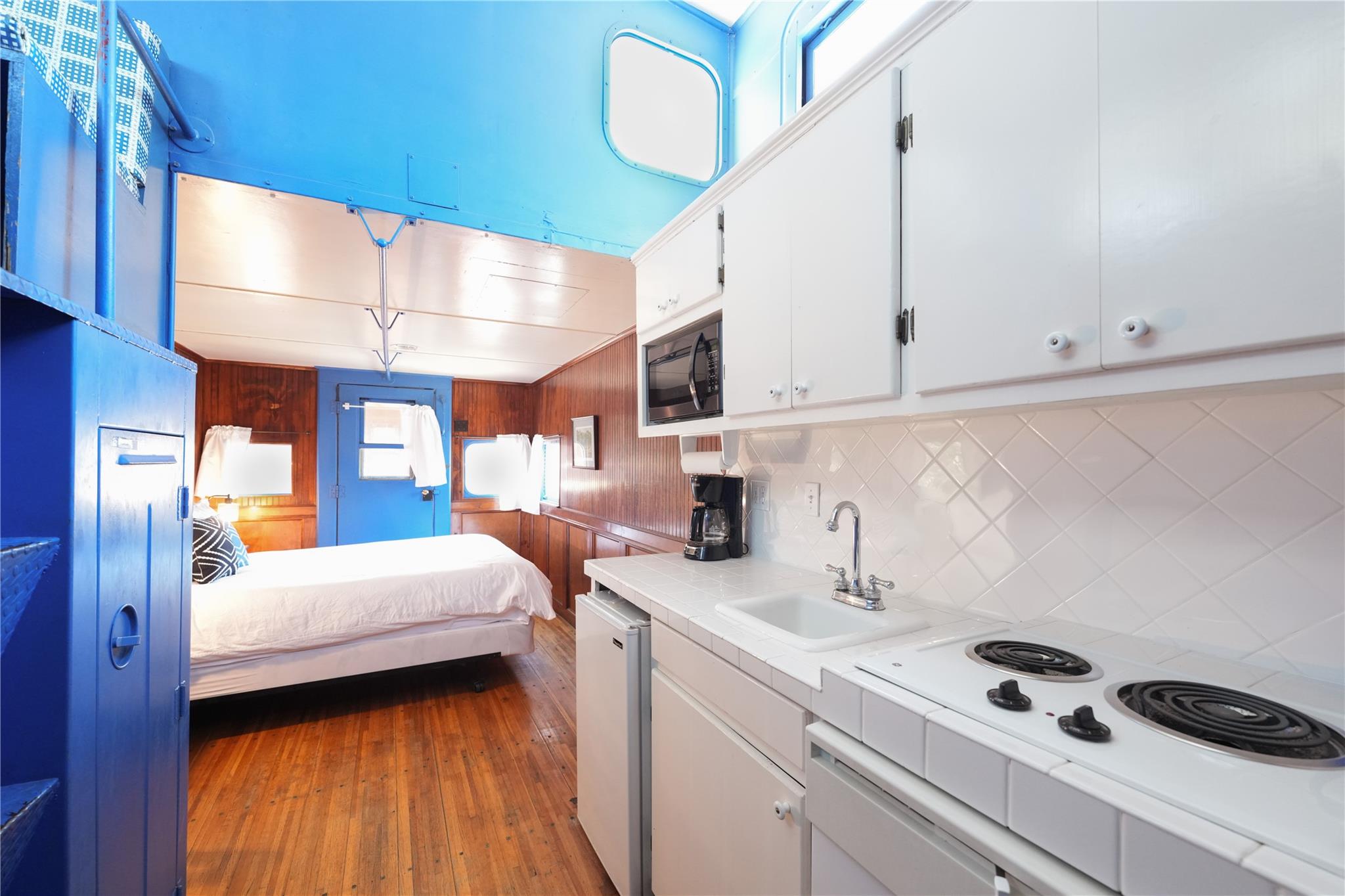 1001 King Ct, Kingsland, TX 78639