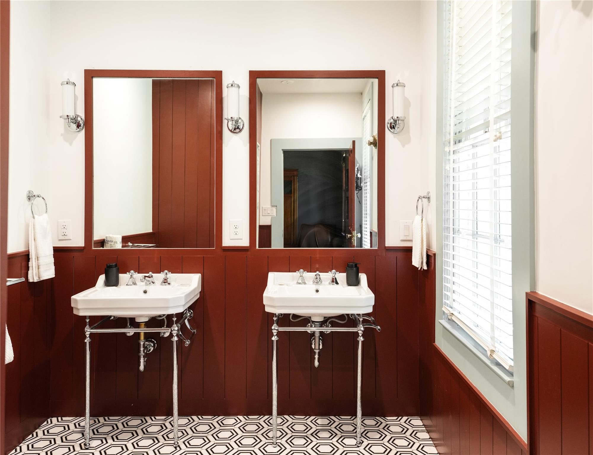 1001 King Ct, Kingsland, TX 78639