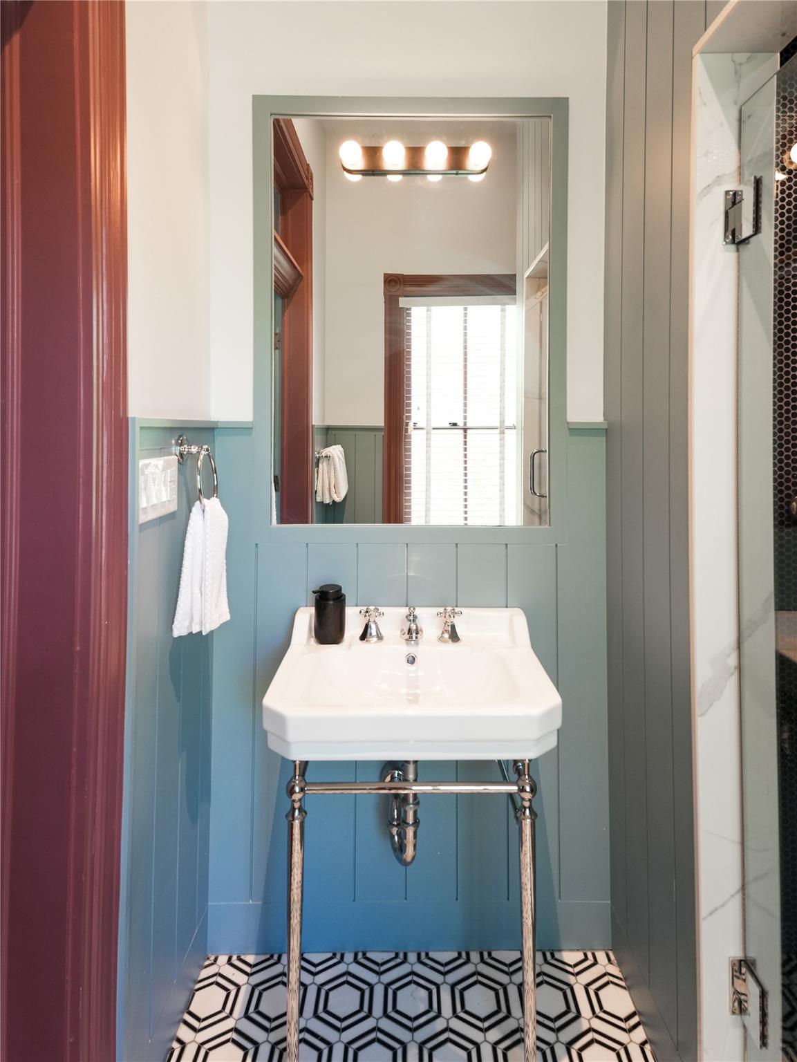 1001 King Ct, Kingsland, TX 78639