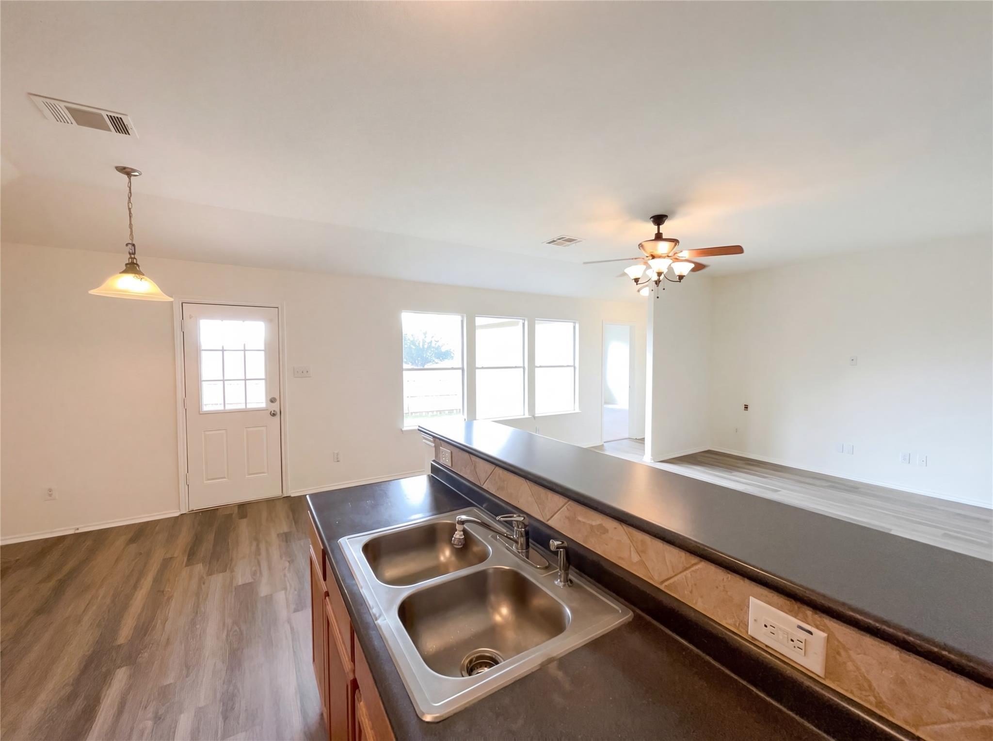 506 Gettysburg Loop, Elgin, TX 78621