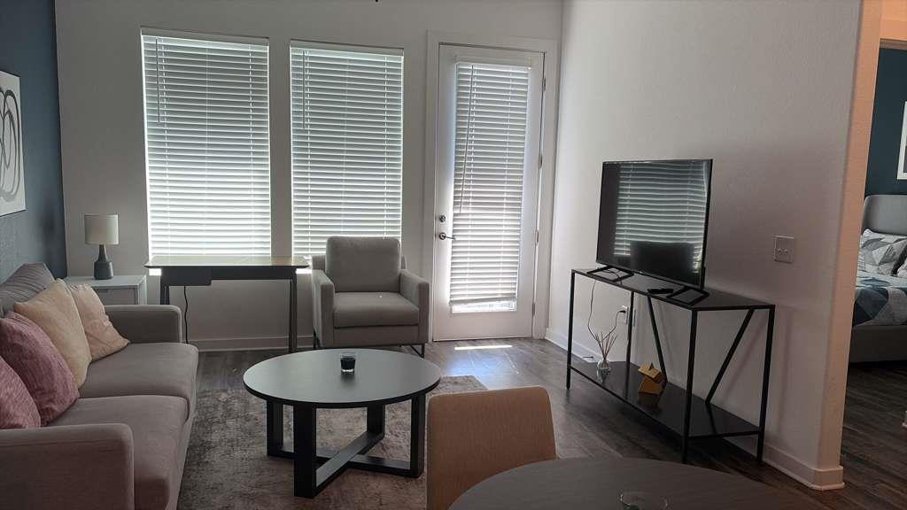 680 Naumann DR #A4 # A4, Leander, TX 78641