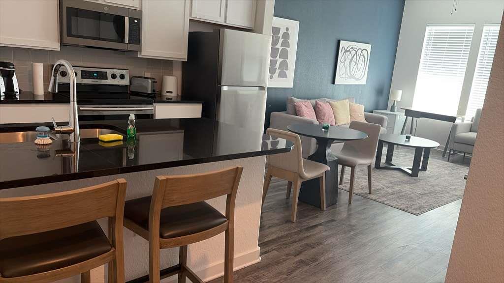 680 Naumann DR #A4 # A4, Leander, TX 78641