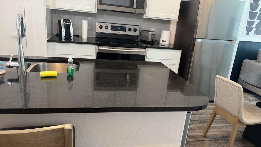 680 Naumann DR #A4 # A4, Leander, TX 78641