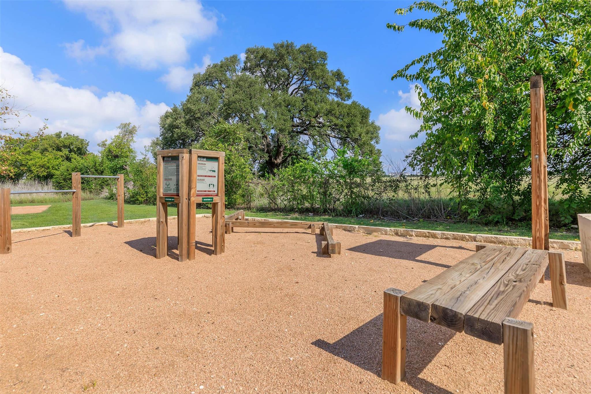 680 Naumann DR #A4 # A4, Leander, TX 78641