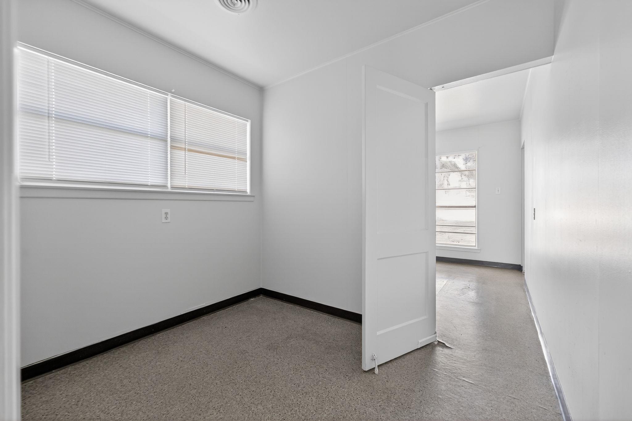 514 Hospital Blvd, Floresville, TX 78114