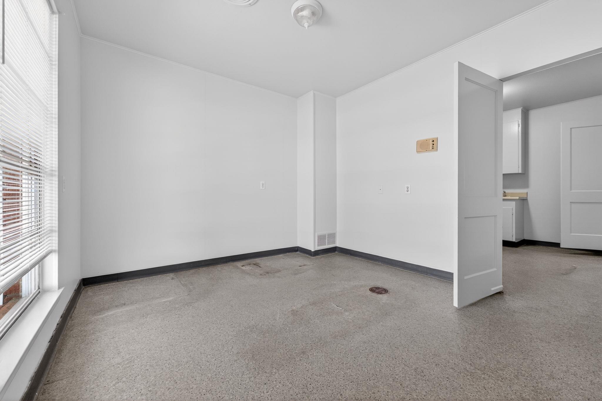 514 Hospital Blvd, Floresville, TX 78114